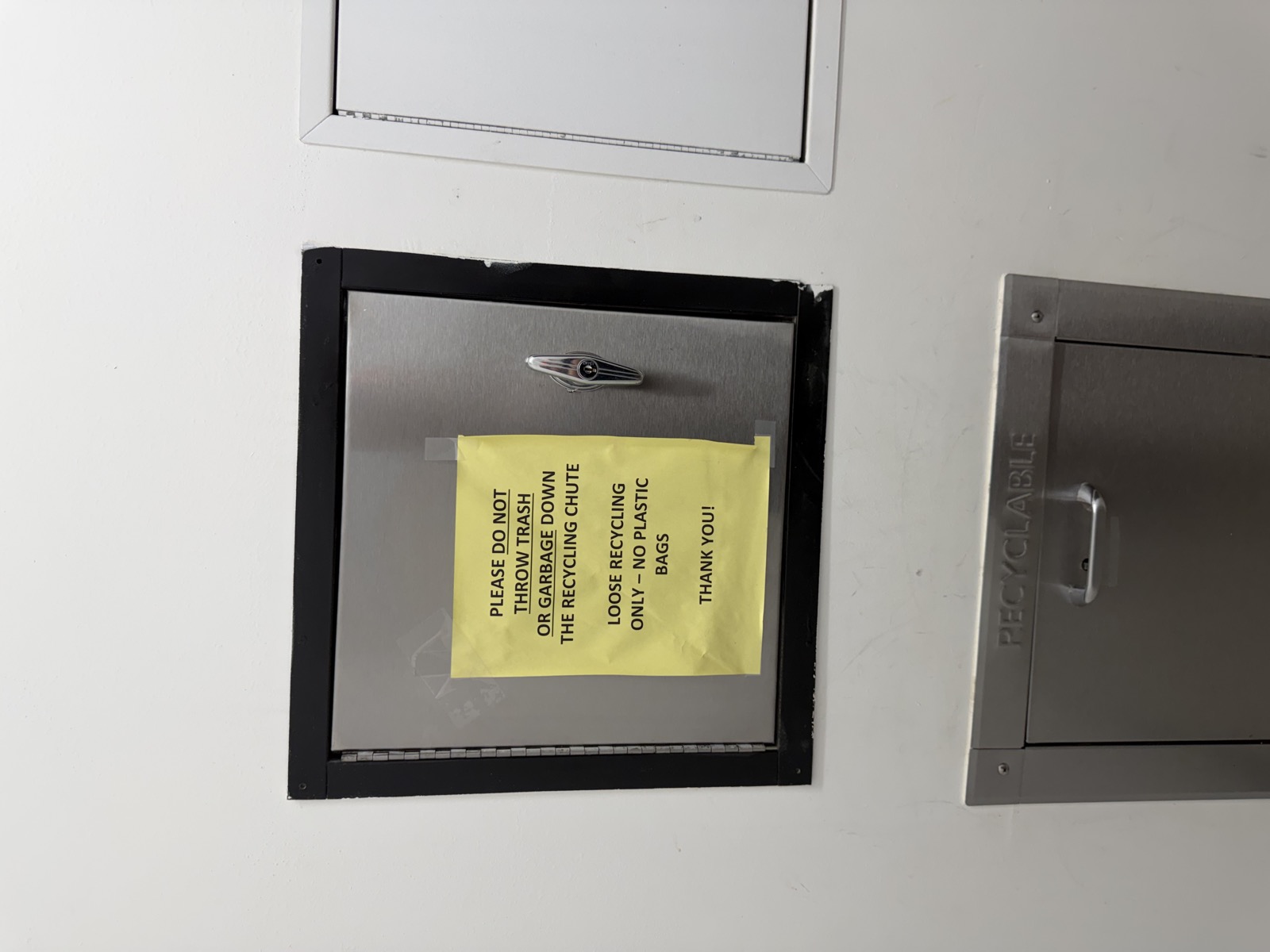 Floor 7 Trash Room - Paper Signs